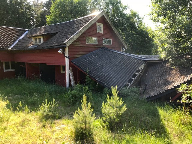 9F63FF04-8AAD-4E64-95AF-85B35E15751D